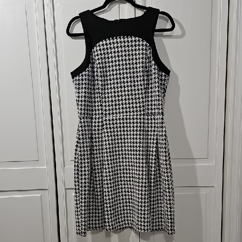 Chic Black and White Houndstooth Mini Dress